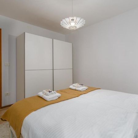 Apartments Agata Novigrad Istria 외부 사진